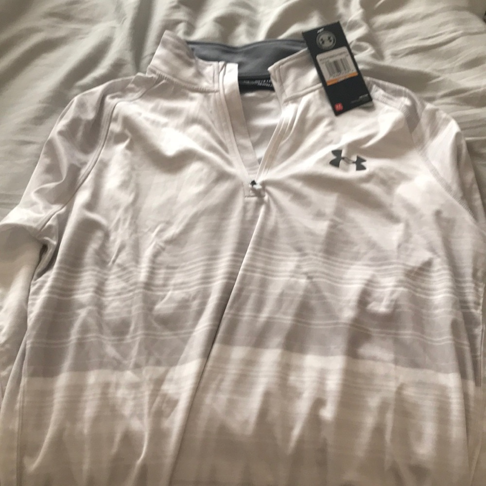 New Underarmour long sleeve 1/2 zip Small gray/why